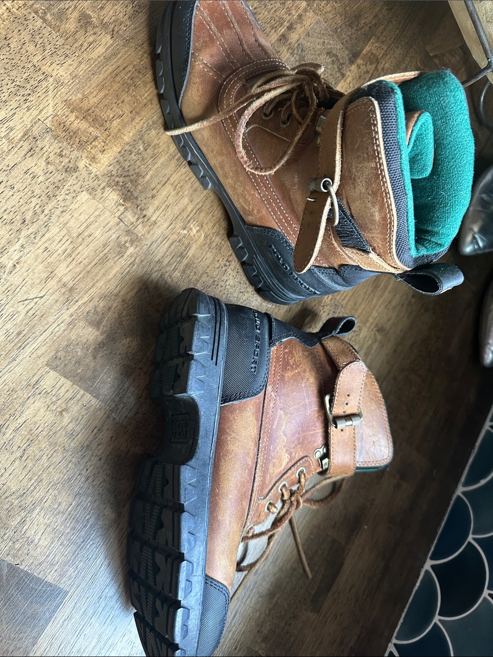 Polo by Ralph Lauren Brown Woman’s Lace-Up Leather Duck Boots with Teal Lining - Picture 6 of 9